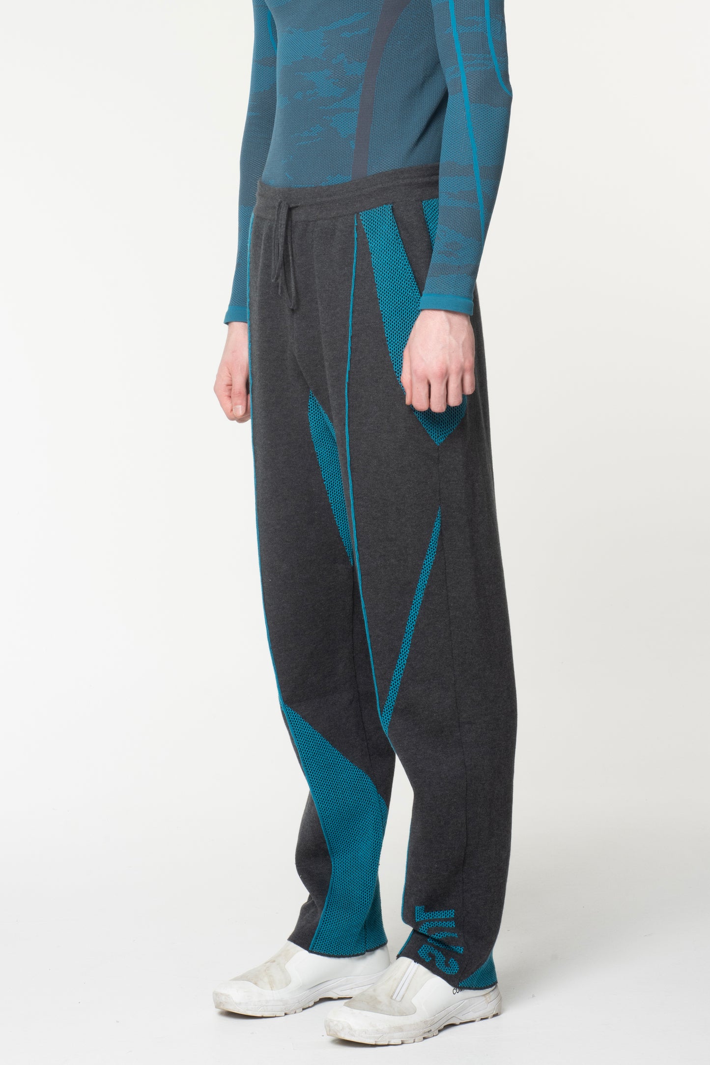 CYPHER MESH KNIT TROUSERS - ANTHRACITE
